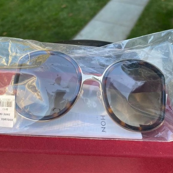 FERRAGAMO New Tortoise ‘Buckle’ Sunglasses AUTHNTC main image 8